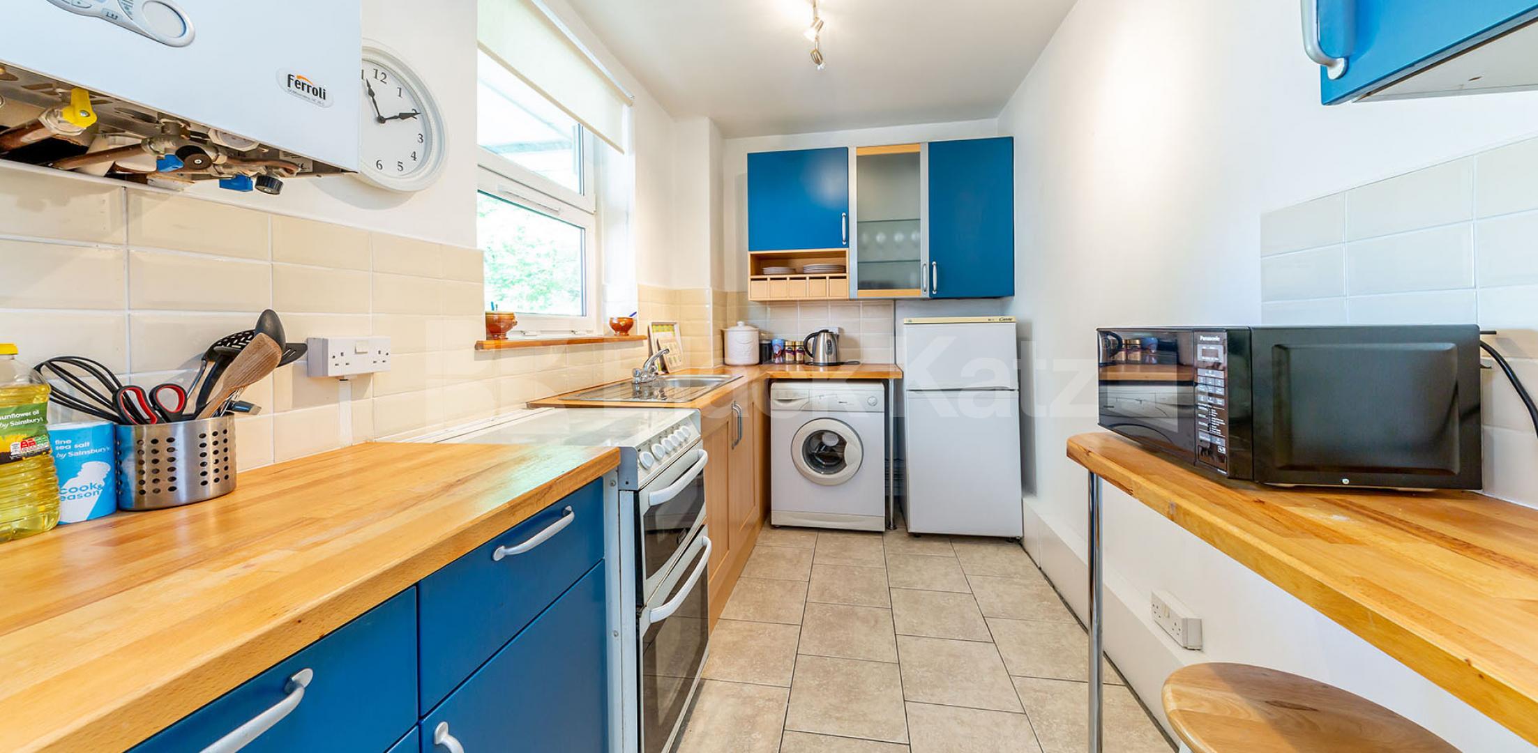 Modern spacious one bed in central location and mins to Regents Park Clarence Gardens, Regents Park / Camden